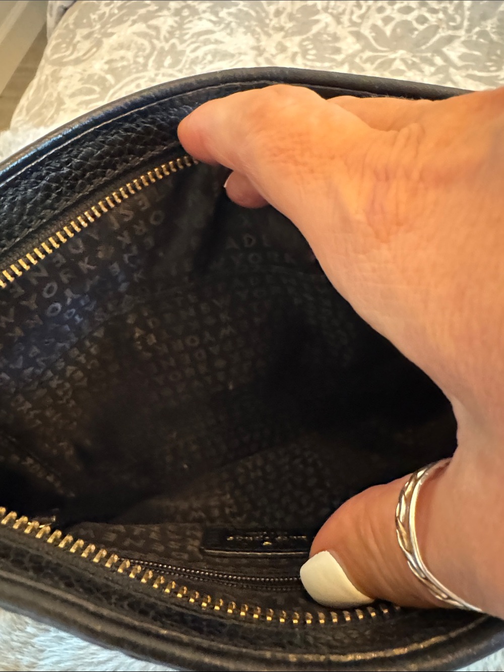 Kate Spade New York, specifically the Chester Street Dessi crossbody model - Picture 10 of 10